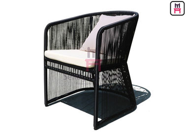 Aluminium Frame Outdoor Restaurant Tables, Black Rope Rotan Dining Chair Dengan Sandaran Tangan