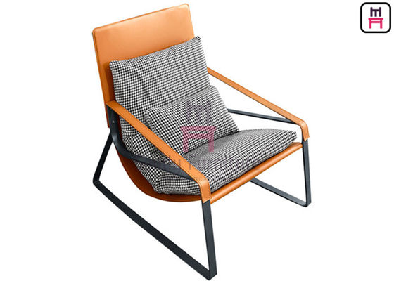 Kulit Kecokelatan 42cm Tinggi 0.7cbm Headrest Kursi Sofa Tunggal